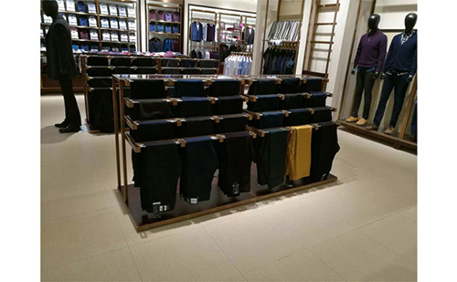 Clothing Display Racks for Men’s Clothes