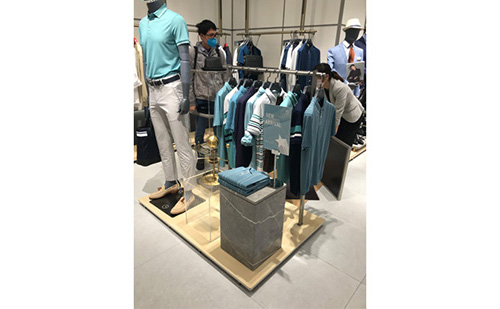 Clothing Display Racks to Improve Consumers' sense of Participation