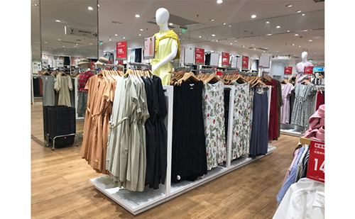 Commercial Opportunity for Clothing Display Racks