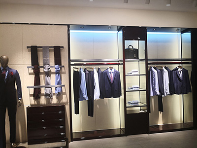 How do you decorate the clothing display racks