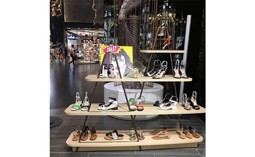 Shoe Display Shelves in Retail Stores