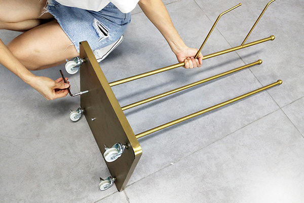 How to install the hanger storage golden display rack