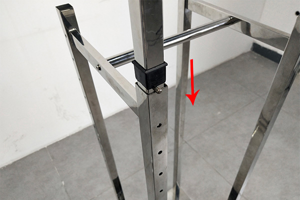 How to quickly install stainless steel four-way display rack