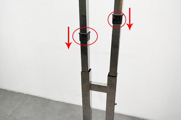 How to quickly install stainless steel two-way display rack